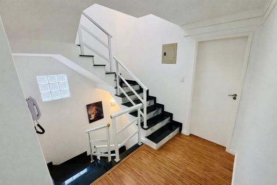 Corredor de casa de condomínio à venda com 5 quartos, 500m² em Jardim Sulacap, Rio de Janeiro