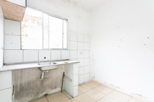Cozinha  de casa para alugar com 1 quarto, 30m² em Jardins Recanto das Rosas, São Paulo