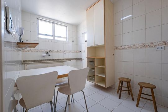 Cozinha de apartamento à venda com 2 quartos, 73m² em Sumaré, São Paulo