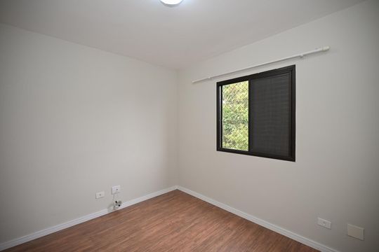 Quarto 2 de apartamento para alugar com 2 quartos, 76m² em Chácara Agrindus, Taboão da Serra