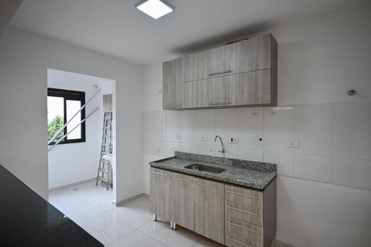 Cozinha de apartamento para alugar com 2 quartos, 76m² em Chácara Agrindus, Taboão da Serra
