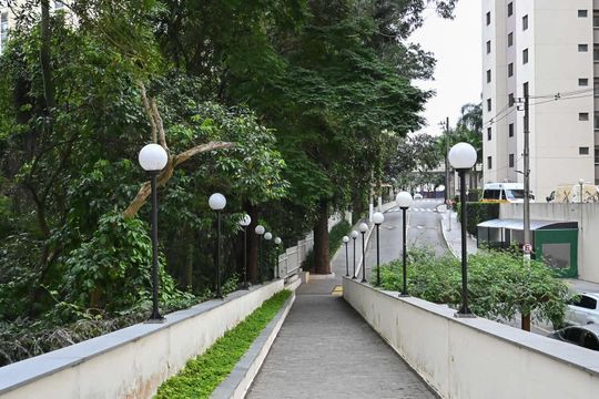 Entrada de apartamento para alugar com 2 quartos, 76m² em Chácara Agrindus, Taboão da Serra