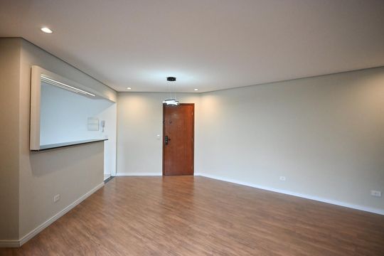 Sala de apartamento para alugar com 2 quartos, 76m² em Chácara Agrindus, Taboão da Serra