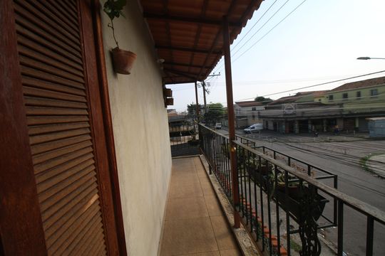 Varanda de casa à venda com 4 quartos, 130m² em Vaz Lobo, Rio de Janeiro