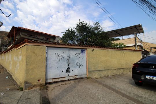 Fachada da casa de casa à venda com 4 quartos, 130m² em Vaz Lobo, Rio de Janeiro