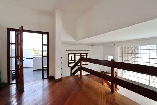 Casa para alugar com 3 quartos, 300m² em Jardim Leonor, Campinas