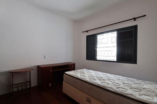 Quarto 3 de casa para alugar com 3 quartos, 300m² em Jardim Leonor, Campinas