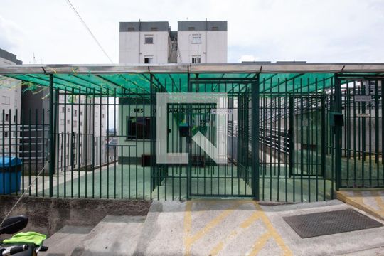 Apartamento à venda com 2 quartos, 50m² em Quitaúna, Osasco