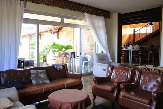 Casa para alugar com 3 quartos, 361m² em Belvedere, Belo Horizonte