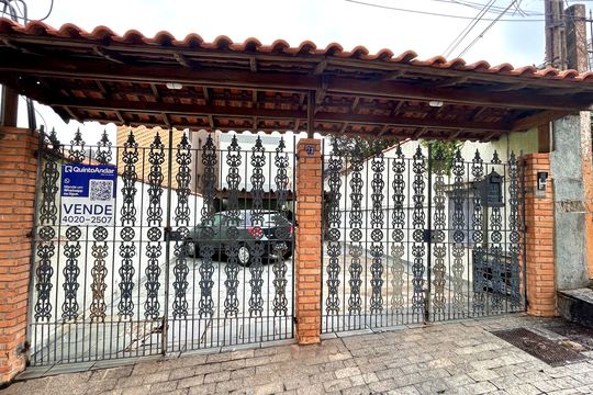 Placa instalada na fachada do imóvel  de apartamento à venda com 2 quartos, 60m² em Vila Progresso, Guarulhos