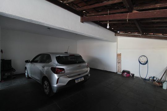 Garagem de casa para alugar com 3 quartos, 120m² em Europa, Belo Horizonte