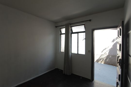 Sala de casa para alugar com 3 quartos, 120m² em Europa, Belo Horizonte