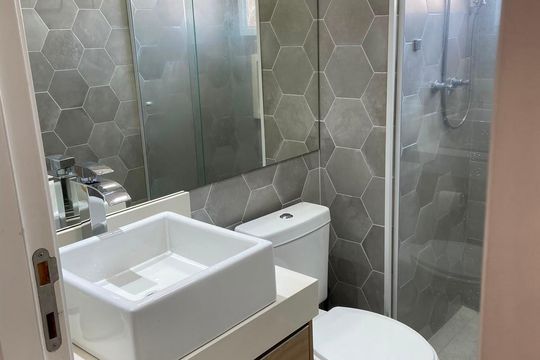 Banheiro de apartamento à venda com 2 quartos, 71m² em Cambuci, São Paulo