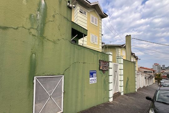 Fachada de casa de condomínio à venda com 3 quartos, 173m² em Vila Euro, São Bernardo do Campo