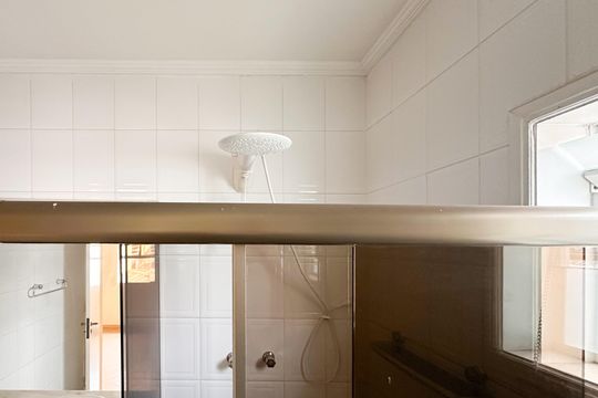 Banheiro da Suíte 1 de casa de condomínio à venda com 3 quartos, 173m² em Vila Euro, São Bernardo do Campo