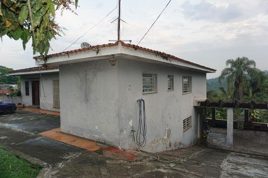Garagem de casa para alugar com 4 quartos, 1276m² em Chácaras Ana Lúcia, Embu das Artes