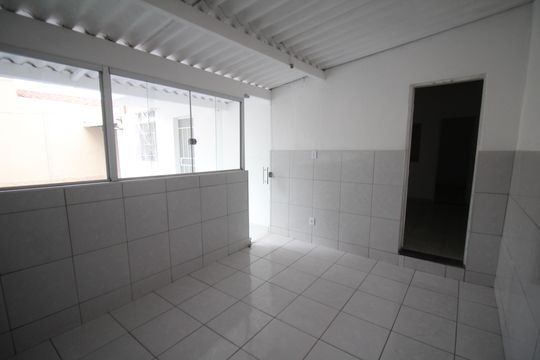 Cozinha de casa para alugar com 3 quartos, 90m² em Santa Cruz Industrial, Contagem