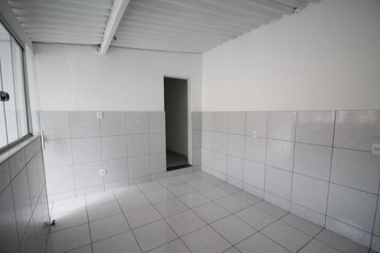 Cozinha de casa para alugar com 3 quartos, 90m² em Santa Cruz Industrial, Contagem