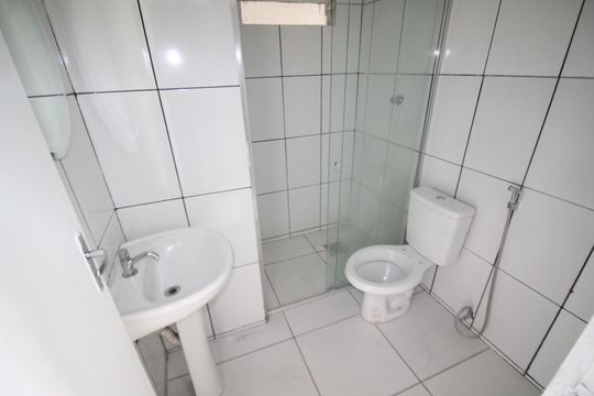 Banheiro de casa para alugar com 3 quartos, 90m² em Santa Cruz Industrial, Contagem