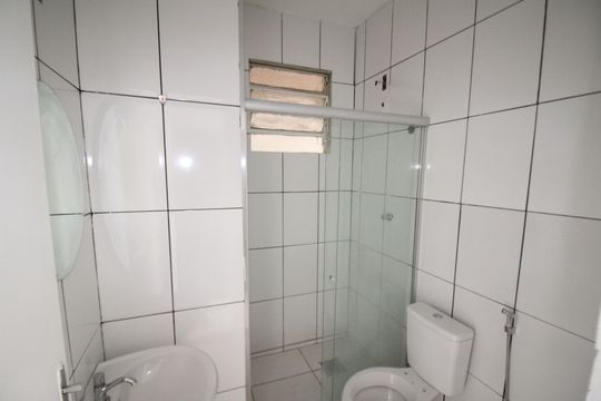Banheiro de casa para alugar com 3 quartos, 90m² em Santa Cruz Industrial, Contagem