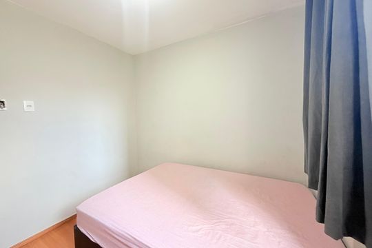 Quarto 2 de apartamento para alugar com 2 quartos, 38m² em Parque Maria Helena, São Paulo