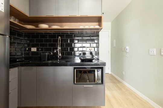 Cozinha de apartamento para alugar com 1 quarto, 25m² em Pompeia, São Paulo