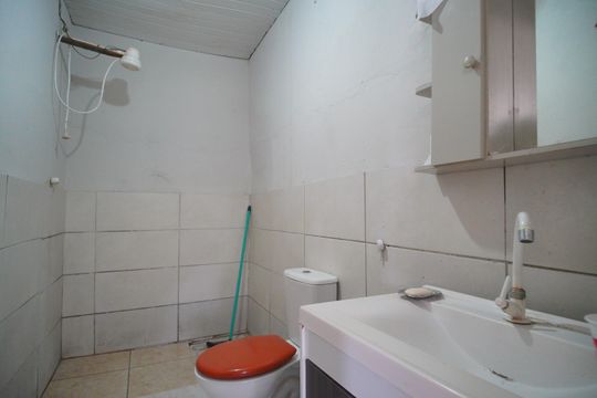 Banheiro de casa à venda com 2 quartos, 100m² em Santo Afonso, Novo Hamburgo