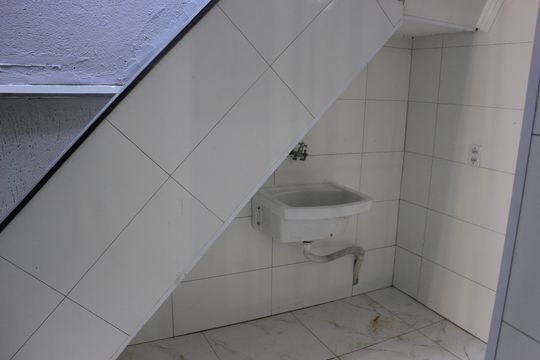 Lavanderia de casa para alugar com 2 quartos, 63m² em Jardim Ottawa, Guarulhos