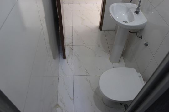 Banheiro social de casa para alugar com 2 quartos, 63m² em Jardim Ottawa, Guarulhos