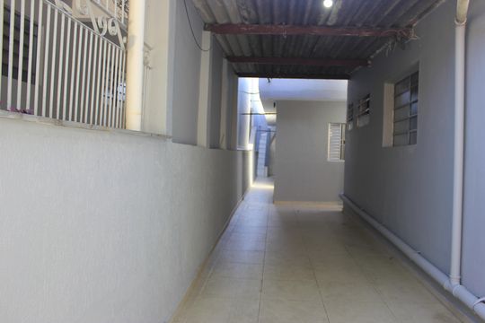 Garagem de casa para alugar com 2 quartos, 63m² em Jardim Ottawa, Guarulhos