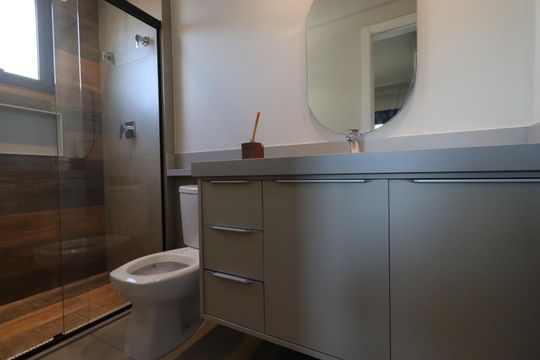 Banheiro da Suíte de apartamento para alugar com 1 quarto, 46m² em Ribeirânia, Ribeirão Preto