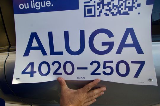 Placa TIYZ-74 de apartamento à venda com 2 quartos, 60m² em Tingui, Curitiba