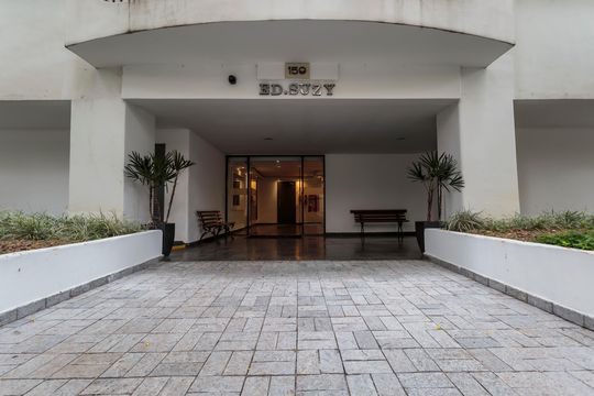 Fachada de apartamento à venda com 2 quartos, 77m² em Vila Olímpia, São Paulo