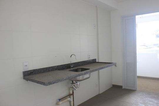 Cozinha de apartamento à venda com 2 quartos, 69m² em Vila Rosalia, Guarulhos