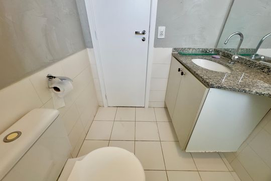 Banheiro da Suíte de apartamento à venda com 4 quartos, 114m² em Vila Santo Antonio, Guarulhos