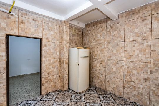 Cozinha de casa para alugar com 1 quarto, 40m² em Jardim Regina, São Paulo