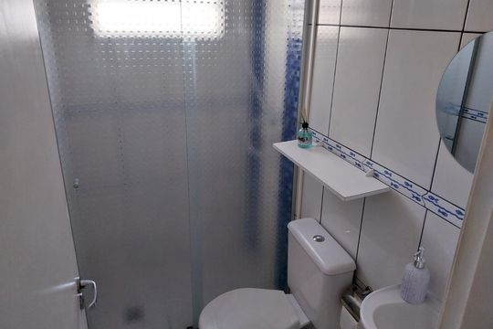 Banheiro de apartamento à venda com 2 quartos, 50m² em Recanto Quarto Centenario, Jundiaí