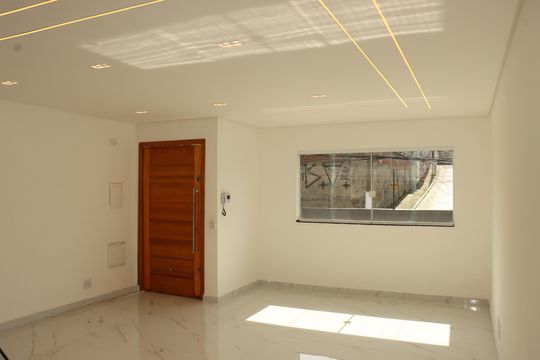 Casa à venda com 3 quartos, 260m² em Parque São Lucas, São Paulo