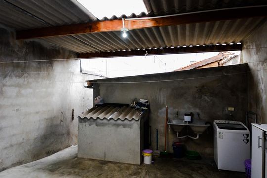 Área de Serviço de casa para alugar com 4 quartos, 155m² em Jardim Vila Galvao, Guarulhos