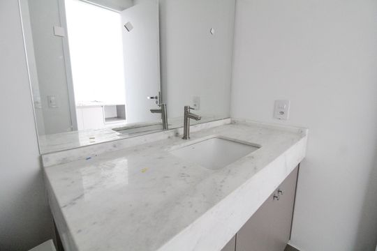 Banheiro de kitnet/studio para alugar com 1 quarto, 30m² em Brás, São Paulo