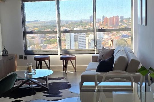 Sala de apartamento à venda com 2 quartos, 70m² em Cambuí, Campinas