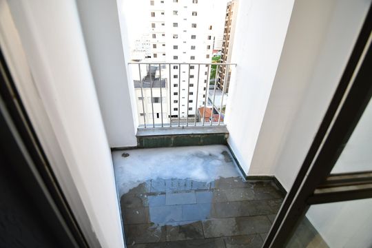 Varanda da sala de apartamento para alugar com 1 quarto, 45m² em Vila Itapura, Campinas