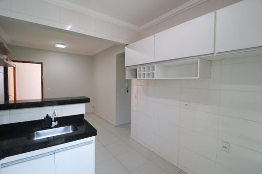 Cozinha de apartamento para alugar com 2 quartos, 60m² em Santa Mônica, Uberlândia