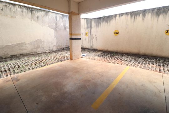 Garagem de apartamento para alugar com 2 quartos, 60m² em Santa Mônica, Uberlândia