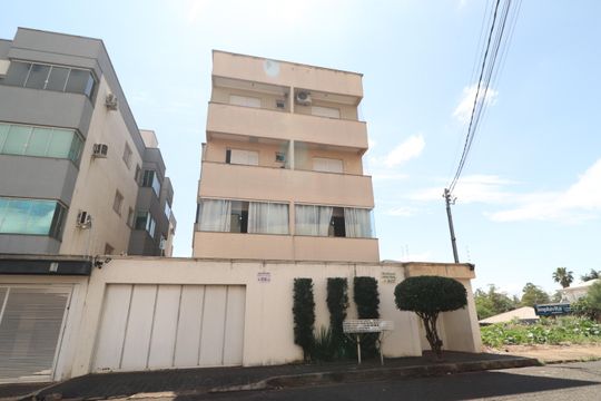 Fachada de apartamento para alugar com 2 quartos, 60m² em Santa Mônica, Uberlândia