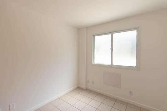 Quarto 1 de apartamento para alugar com 2 quartos, 38m² em Maria Paula, São Gonçalo