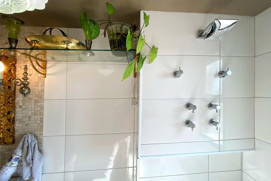 Banheiro de apartamento à venda com 1 quarto, 69m² em Santa Efigênia, Belo Horizonte