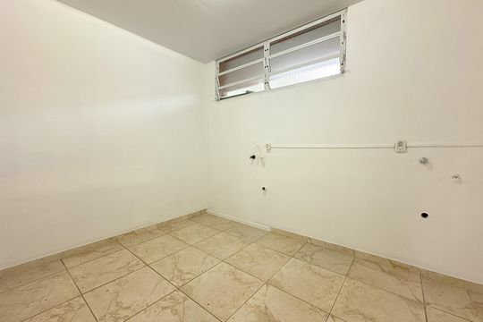 Cozinha de kitnet/studio para alugar com 1 quarto, 50m² em Ceniro Martins, São José