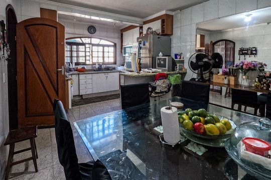 Cozinha de casa à venda com 3 quartos, 250m² em Vila Jaraguá, São Paulo