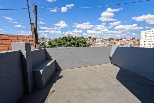 Sacada de casa à venda com 3 quartos, 250m² em Vila Jaraguá, São Paulo